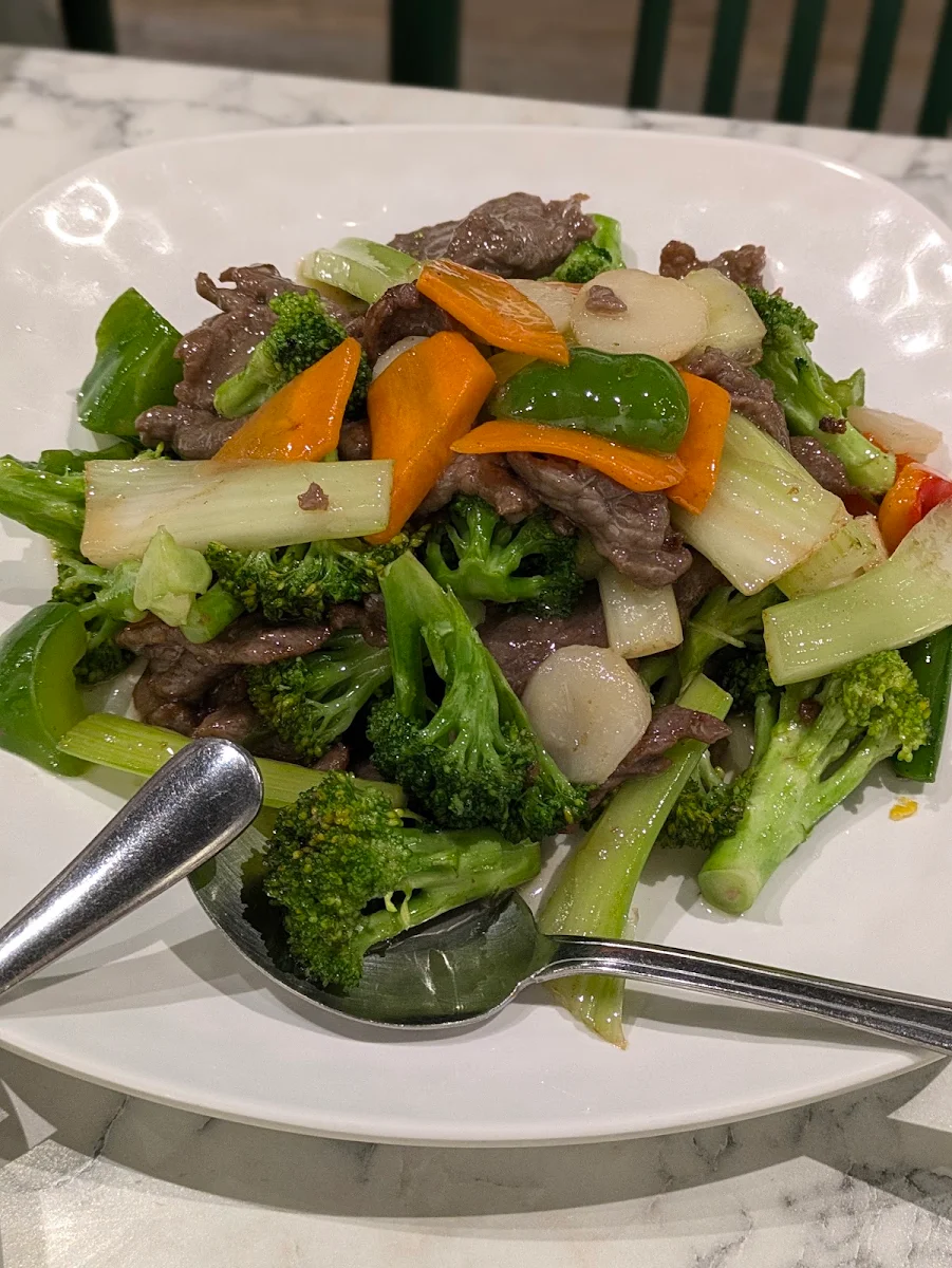 Sliced Beef with Mixed Vegetable 什菜牛肉